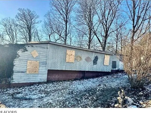 279 Brown Ln, Speedwell, TN 37870