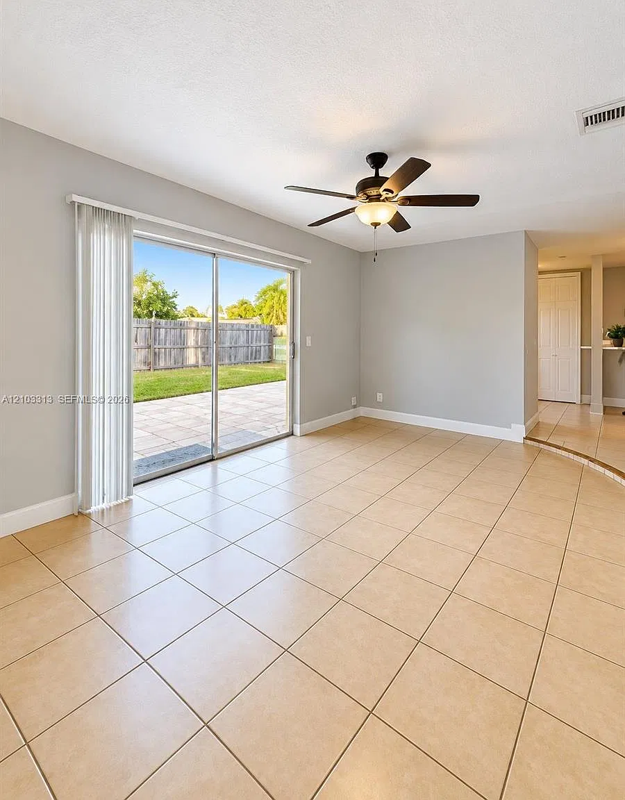 Palm Beach Cabana Colony — Photo 4