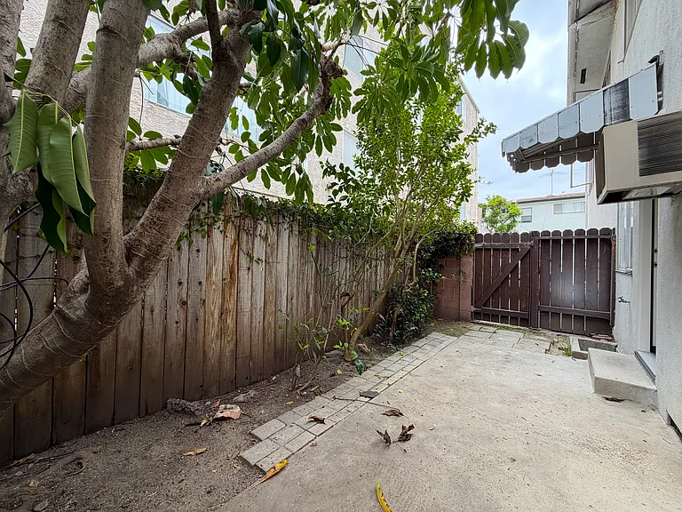 4307 Cedros Ave #4311-2 — Photo 12