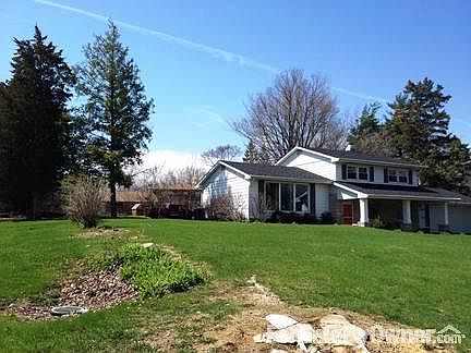 View from front Corner
						:
						Beautiful, quiet neighborhood