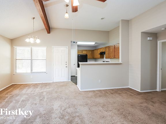 5th image of 207 Caprock Dr