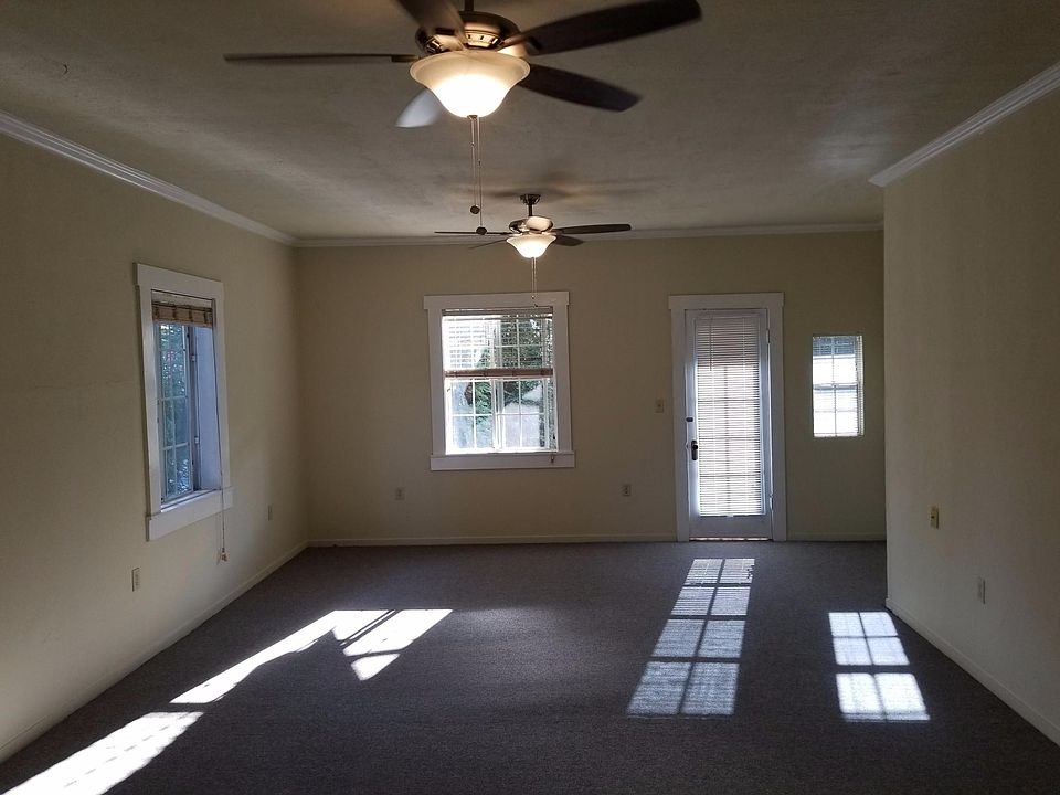 2nd image of 1433 Court St APT 3