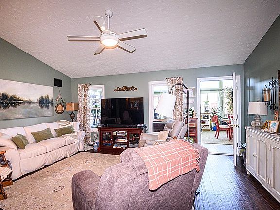 2nd image of 5385 Meadow Run Dr