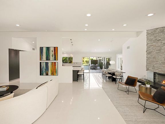 3rd image of 71418 Mirage Rd