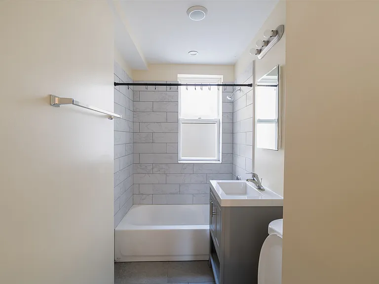 Shakespeare Apartments — Photo 17
