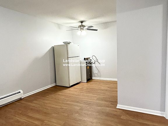 3rd image of 4610 N Dover St APT 3D