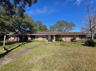 706 Maple St, Sweeny, TX 77480