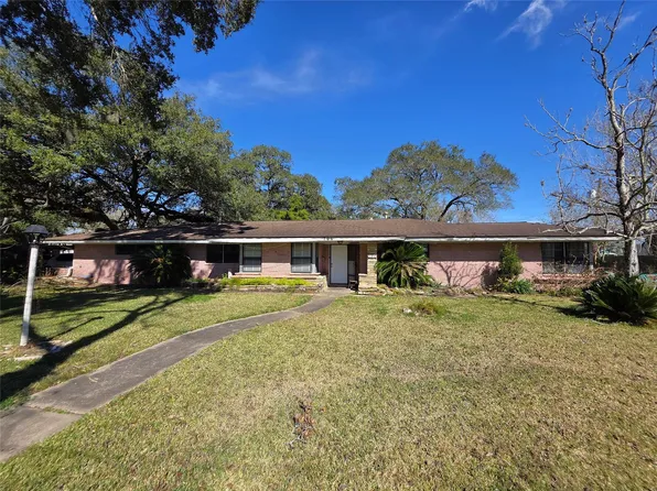 706 Maple St, Sweeny, TX 77480