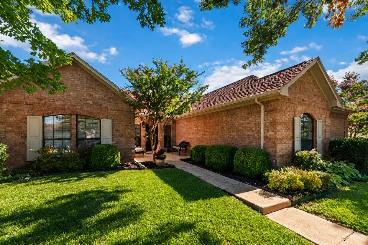 4 bed, 2032 sqft, $5,500 — Photo 1