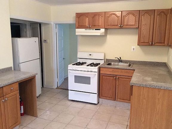 Downstairs kitchen 