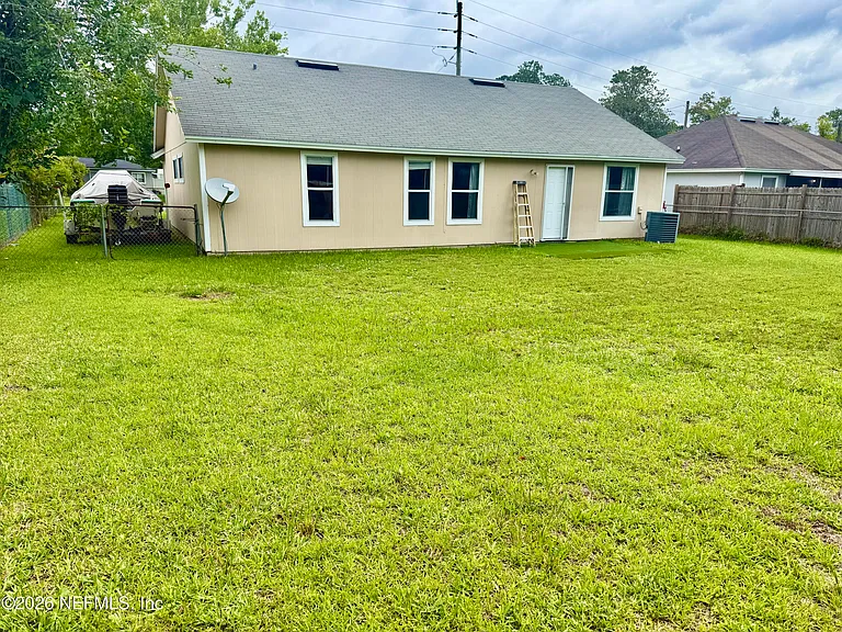 336 Shamrock Ave S — Photo 16