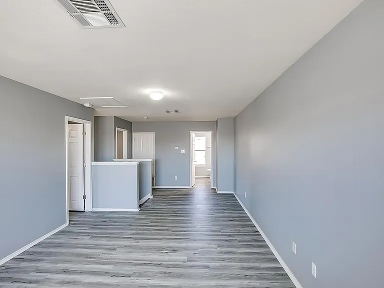 1110 Concan Dr — Photo 23