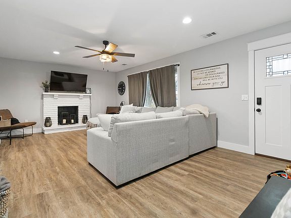 5th image of 903 Barnes Mill Rd