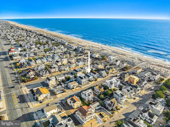 21 E 49th St, Brant Beach, NJ 08008