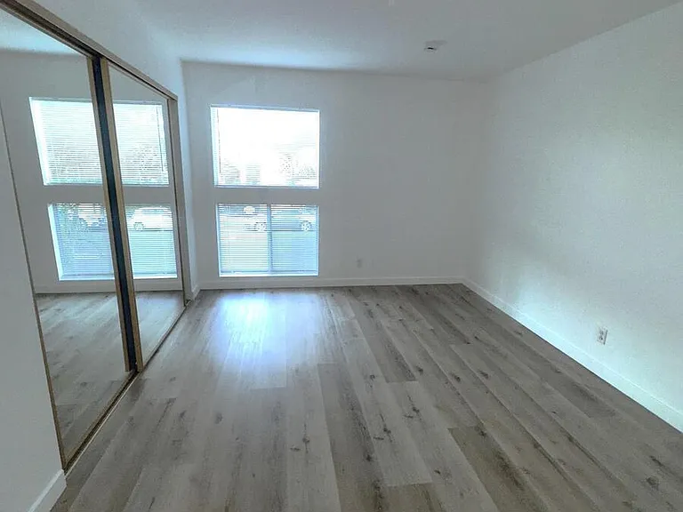 1251 Wellesley Ave #104 — Photo 10