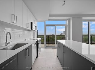 664 Spadina Ave SW #901, Toronto, ON M5S 2H8