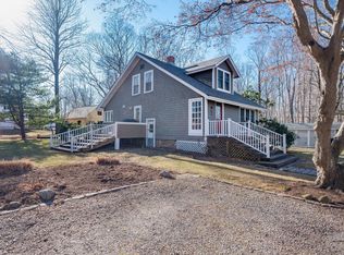 72 Walnut St, Ivoryton, CT 06442