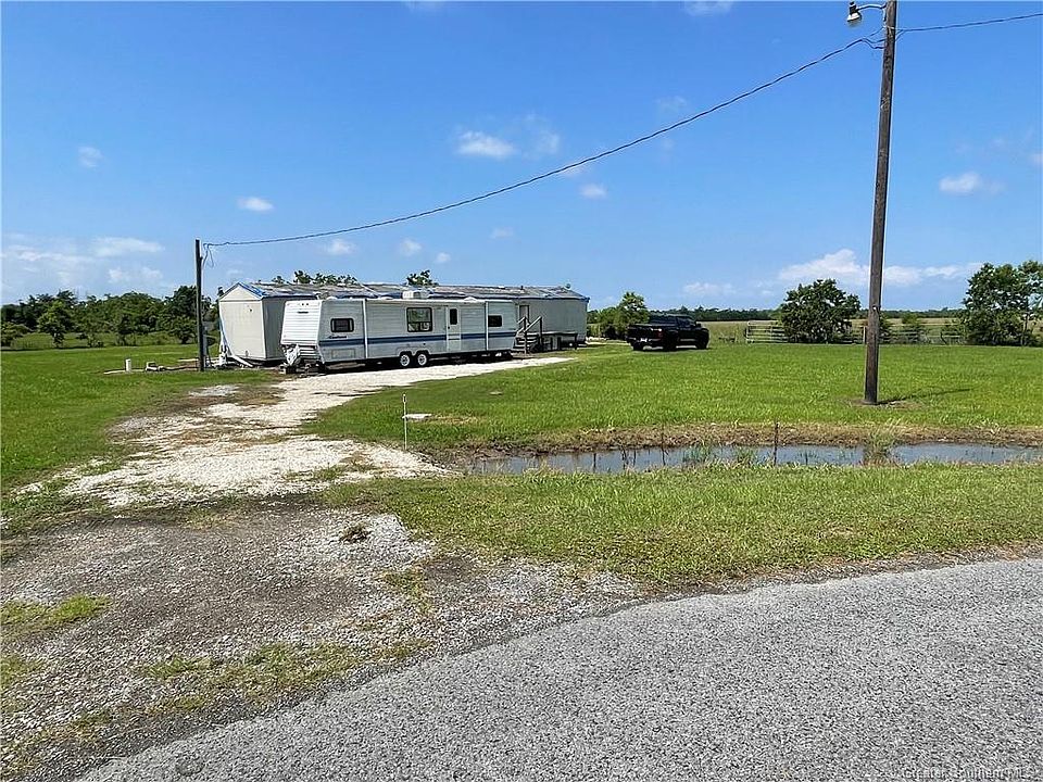 2nd image of 215 Ida Ln