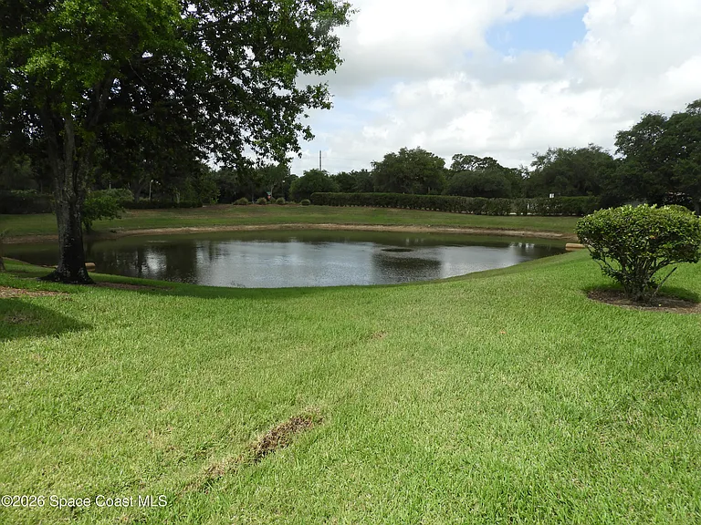 552 Wedge Ct SE — Photo 3