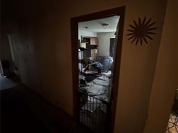 5th image of 4386 Jarvis Rd