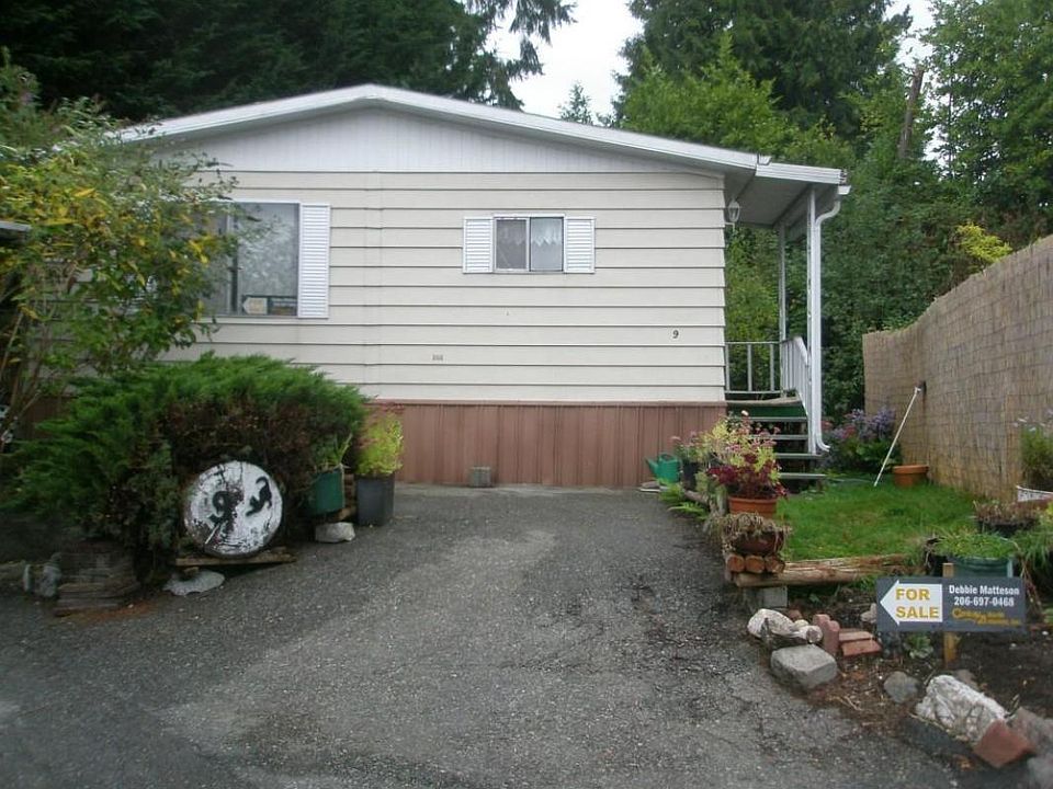 2nd image of 2020 Center Rd