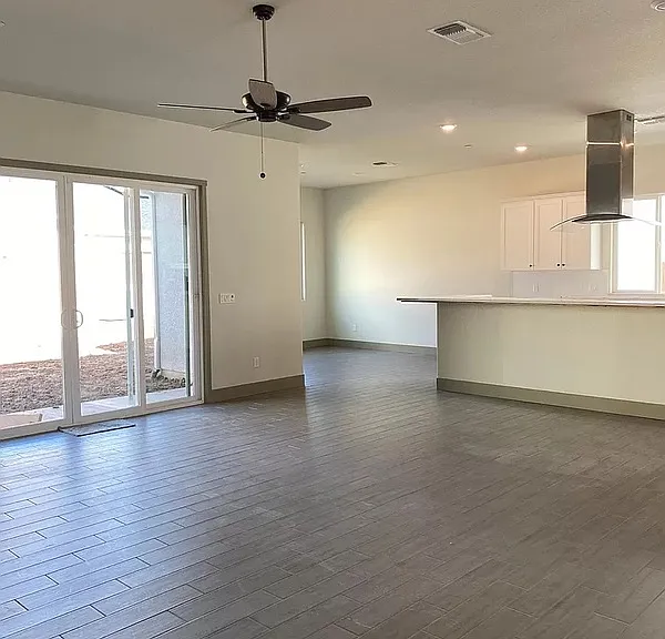 2467 Valverde Dr — Photo 7