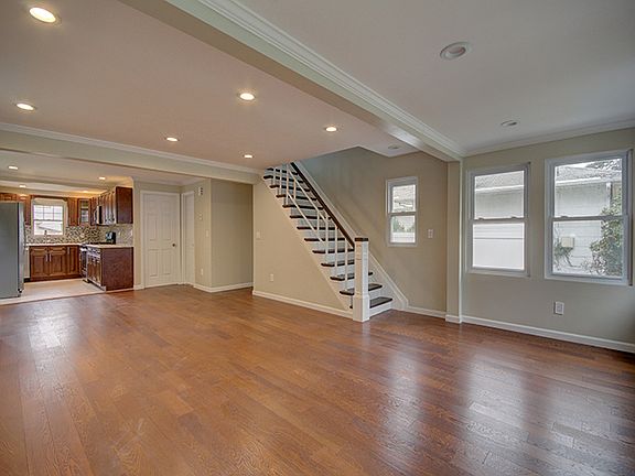 3rd image of 44 McKinley Ave