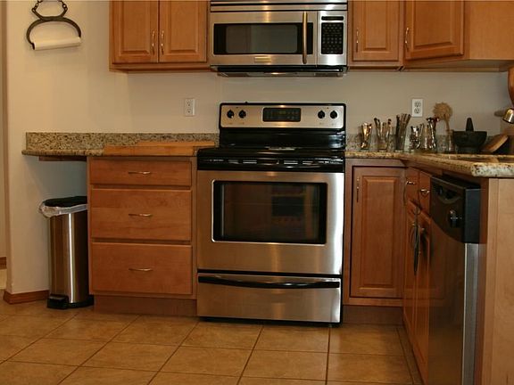 3rd image of 9351 Castlewood Dr SE