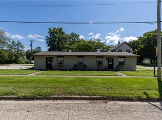105 E Warren St, Moweaqua, IL 62550