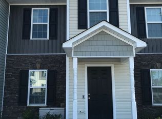104 W Murrow Ln, Jacksonville, NC 28546