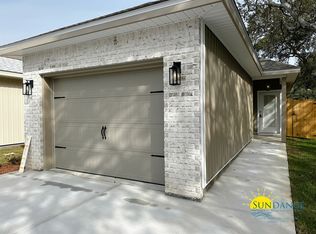 21 E 5th Ave, Shalimar, FL 32579