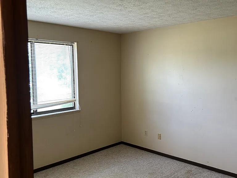 2 Glen Hollin Dr #H — Photo 3