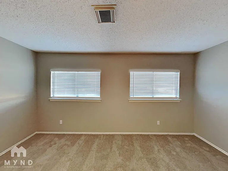 9703 Cameron Crk — Photo 11