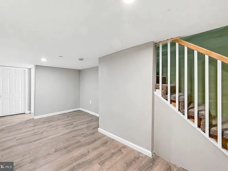 1015 McClenahan Ter — Photo 17