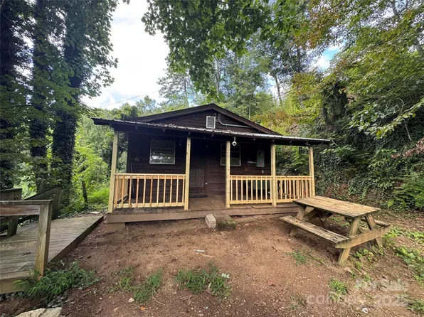 84 Pelohi Cove Rd, Bryson City, NC 28713