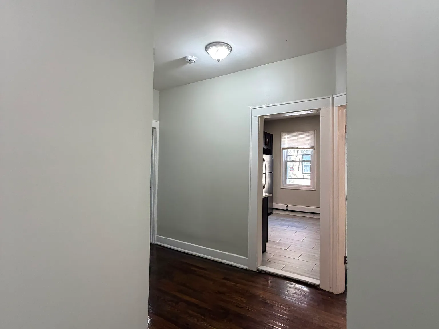 2 bed, 800 sqft, $2,100 — Photo 3