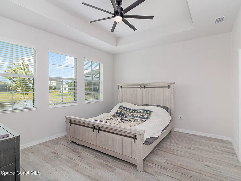 2406 Kamin Dr — Photo 8