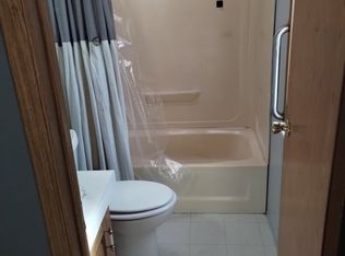 336 N All Seasons St #13, Geff, IL 62842
