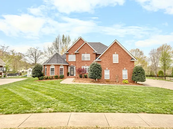 238 Gray Hawk Trl, Clarksville, TN 37043