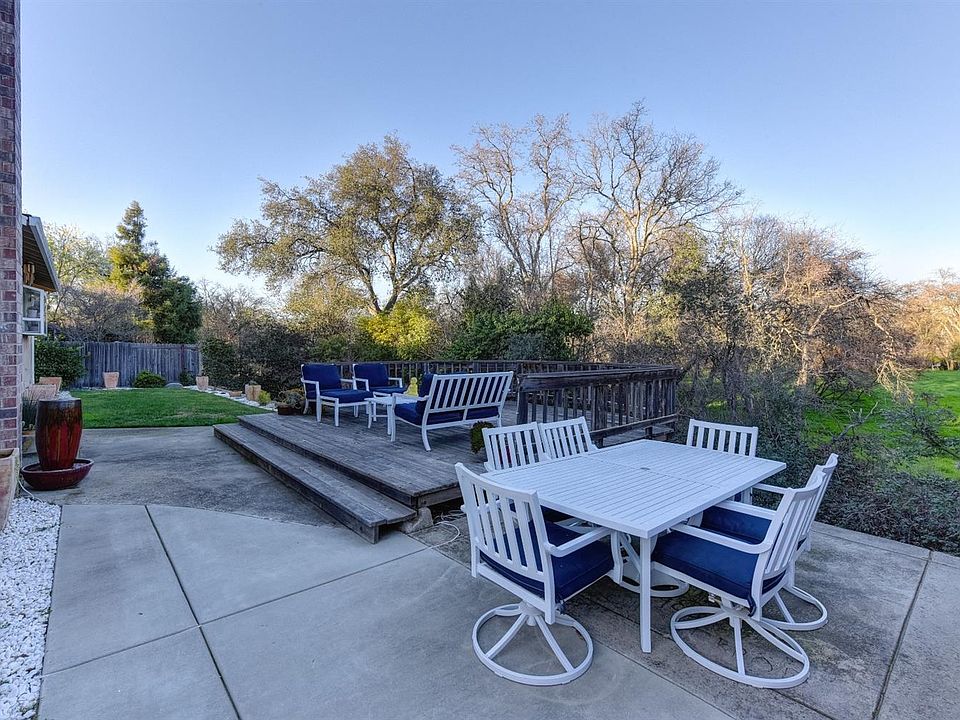 1st image of 904 Cottonwood Dr