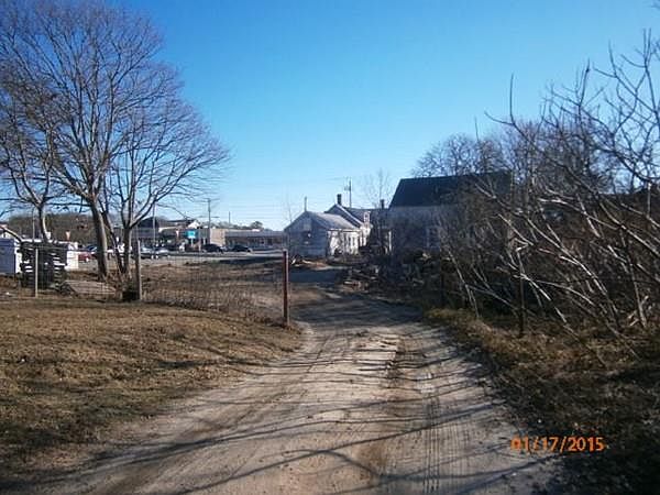 2nd image of 252 Upper County Rd