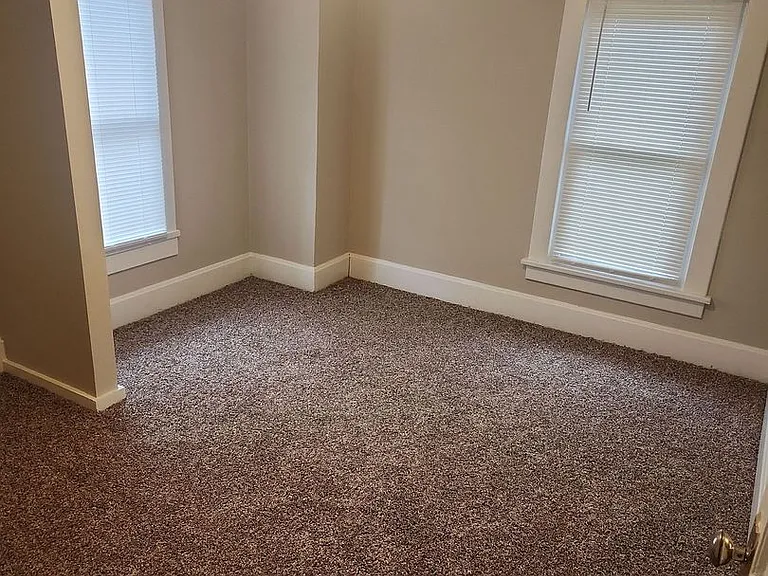 55 N Fulton Ave — Photo 12