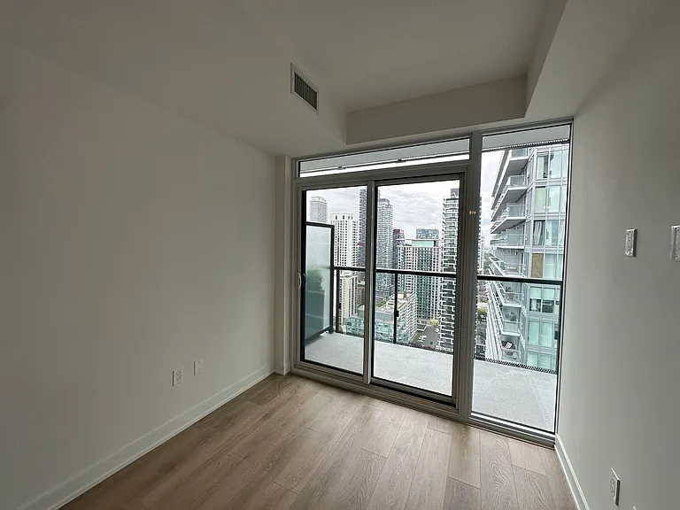 117 Broadway Ave — Photo 35