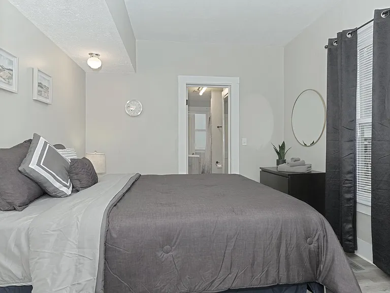 207 E Phoenix Ave — Photo 8