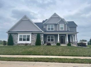 140 Oakshire Dr E, Glen Carbon, IL 62034