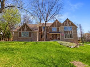 3160 Cherry Hill Dr, Brookfield, WI 53005