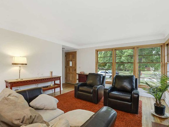 5th image of 4158 Vincent Ave N