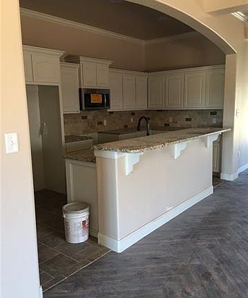 4th image of 3710 Bettes Ln