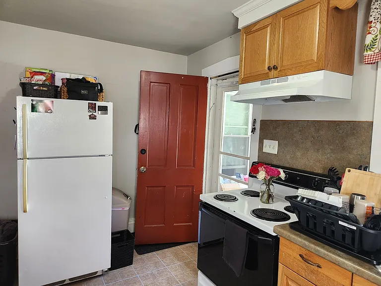 1952 New St #2 — Photo 13
