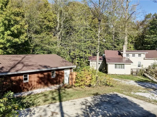 7844 Morningstar Dr, Louisville, OH 44641